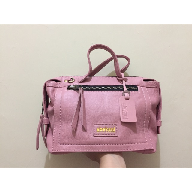 Abekani Bellanade Krom