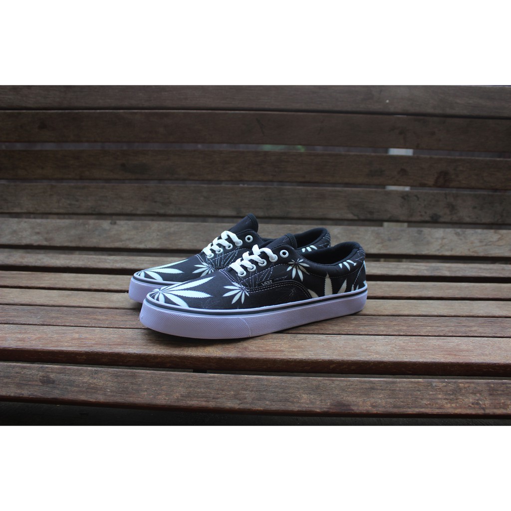 SEPATU VANS AUTHENTIC FULL BLACK HITAM POLOS WHITE PUTIH OLDSKOOL ERA ICC IFC DT