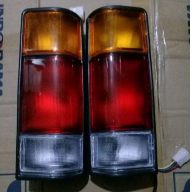Stop Lamp Assy / Lampu belakang Carry Extra (KT334 Karoseri) Per SET
