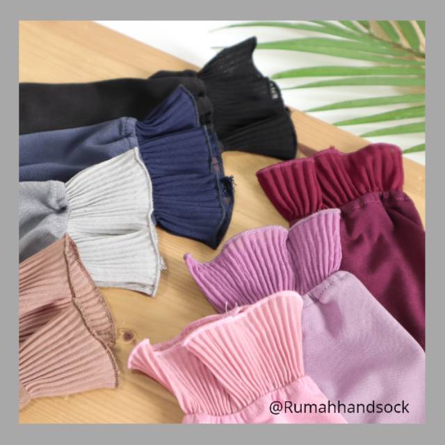 Handsock tangan muslimah cantik Millie