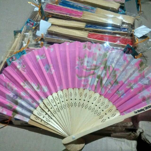 Souvenir nikah kipas jepang