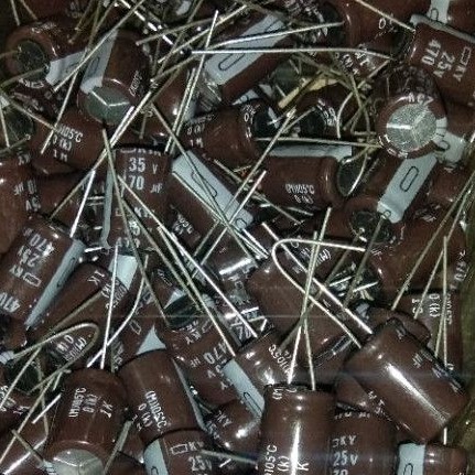 100pcs 50pcs kapasitor elko 470uf 25v