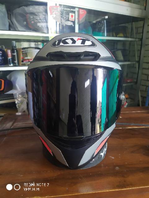 Jasa Pasang custom  Kaca Film Visor helm