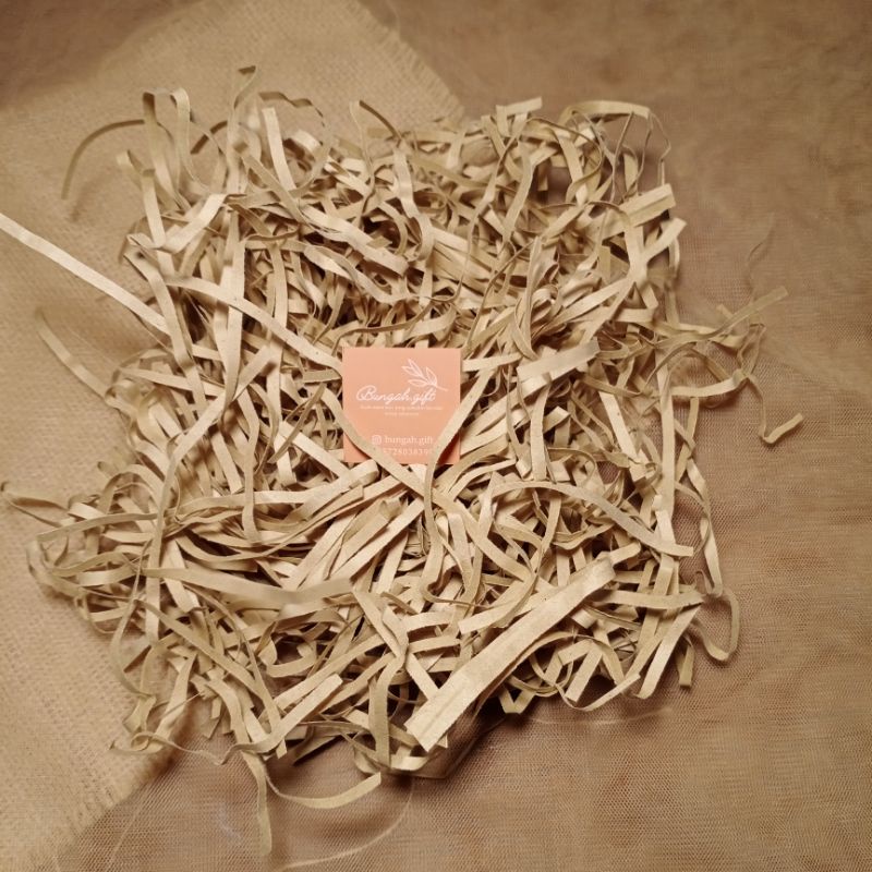 

Kertas serut/ kertas cacah/ shredded paper/ kertas packing/ kertas potong/ kertas alas hampers kado gift box