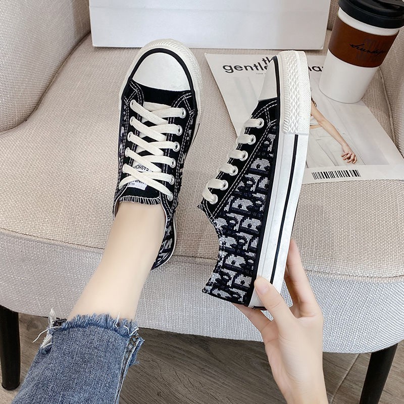 Sepatu Kanvas Wanita Sneakers Tali Model Tinggi dan Rendah Tren Cwe Masa Kini Keren