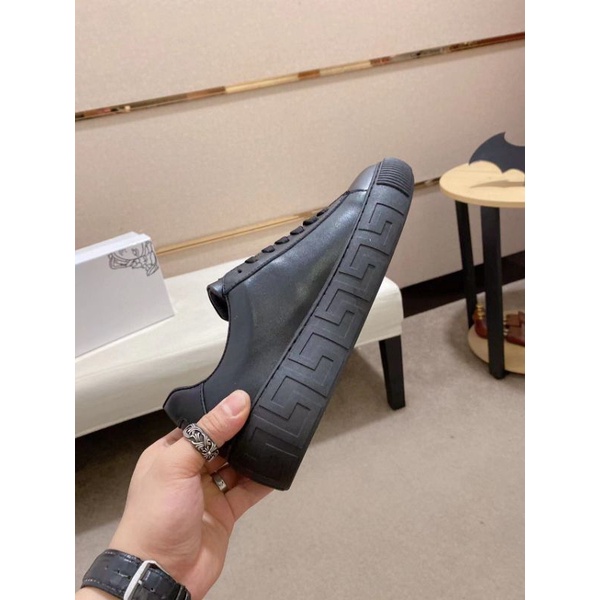 sneaker pria vers4ce sepatu cowok mirror top Brand P1SHOES new styles men shoes run away kulit