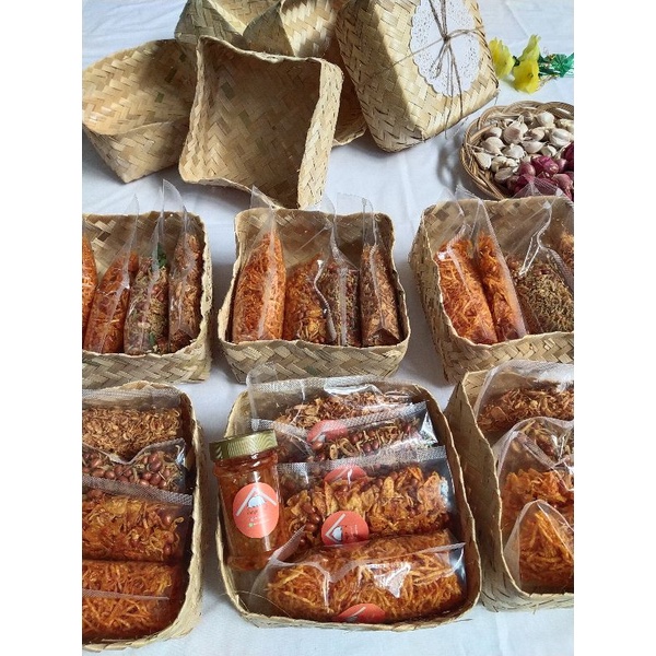 

[COD] Hampers Paket Besek Lauk Kering | Kentang Mustofa | Teri Kacang Kentang | Teri Kacang Bawang Goreng | Sambal