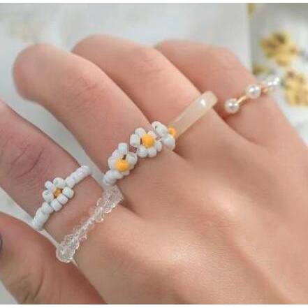 5pcs / Set Cincin Manik-Manik Mutiara Resin Bentuk Bunga Untuk Wanita