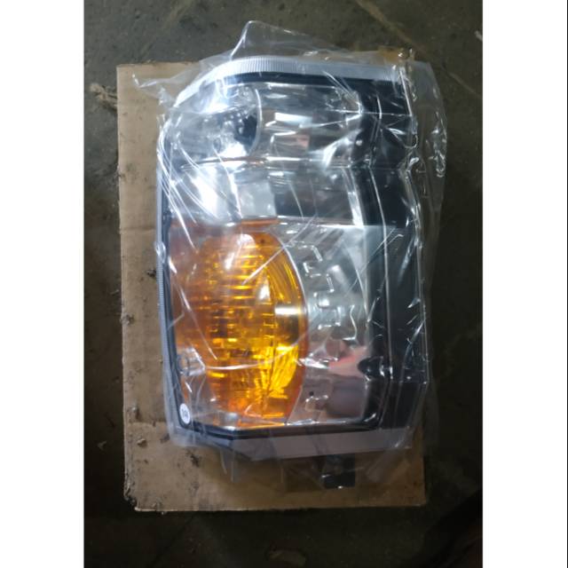 Lampu sein isuzu elf