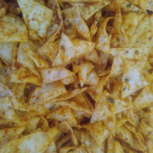 

Keripik pangsit pedas gurih 500 gr/ kiloan / bal