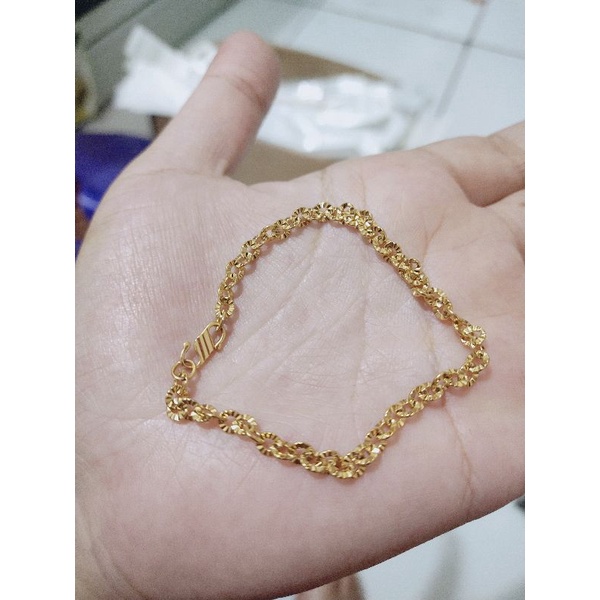 Gelang Tangan Nuri warna Gold SUPER AWET ANTI KARAT ANTI LUNTUR Titanium Persis Emas Asli Ringan Anti iritasi