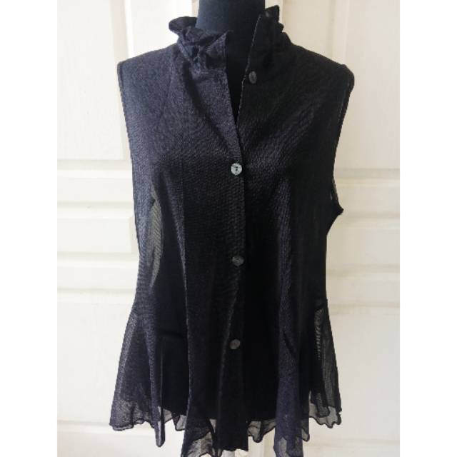 Black outer Rompi Tille