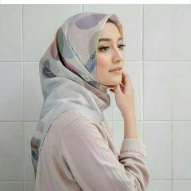 Scarf svalove kinaya