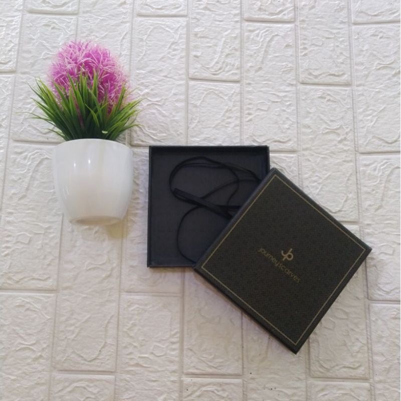 

Box Hampers Journey Scarves
