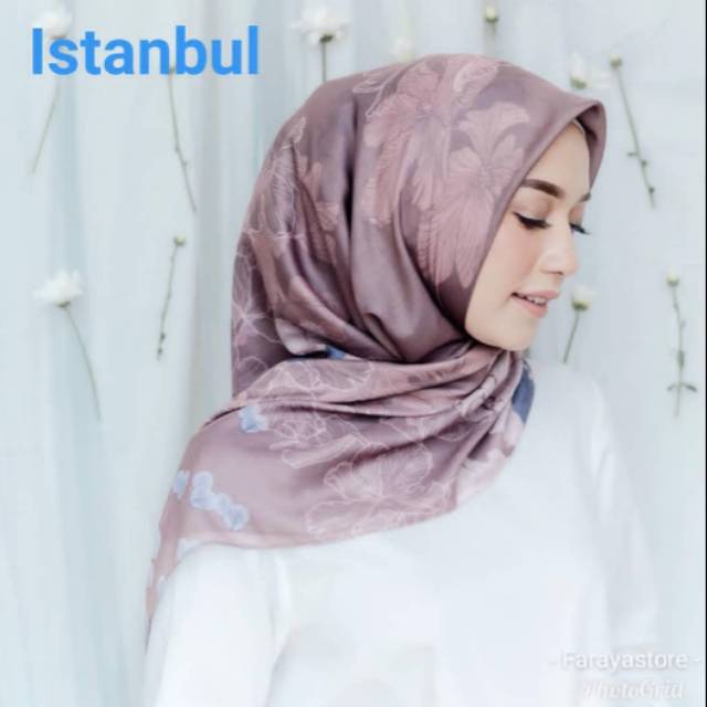 PRELOVED Vanilla Hijab Winter Scarf
