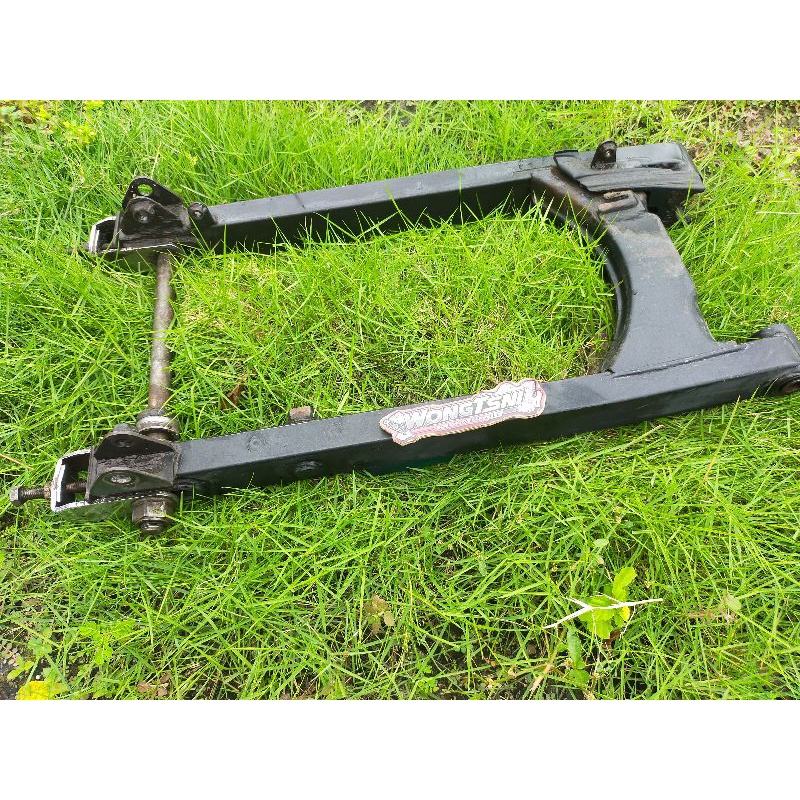 swing arm atau supit set stelan rante dan as roda belakang ori copotan motor megapro primus mp Primu
