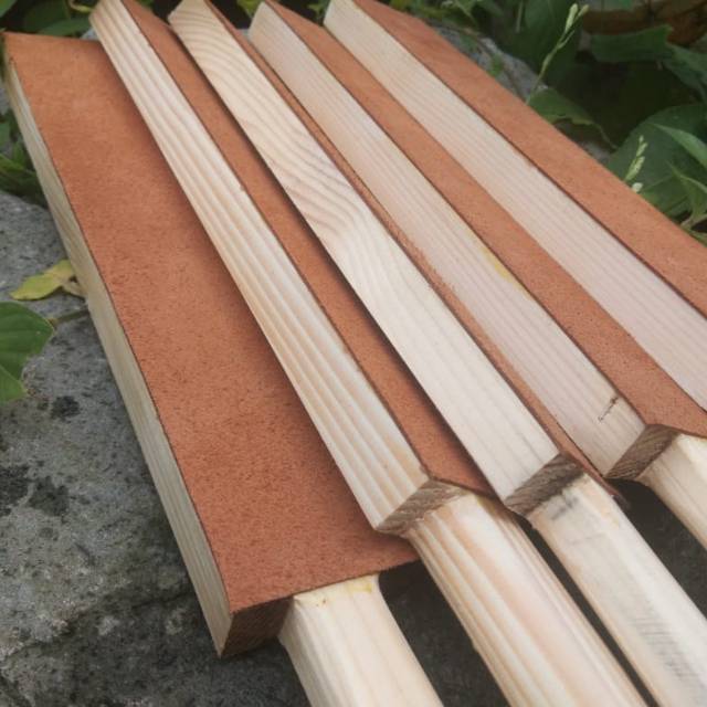 

Stroping Kulit Asli Untuk Asah Pisau Dan Gunting