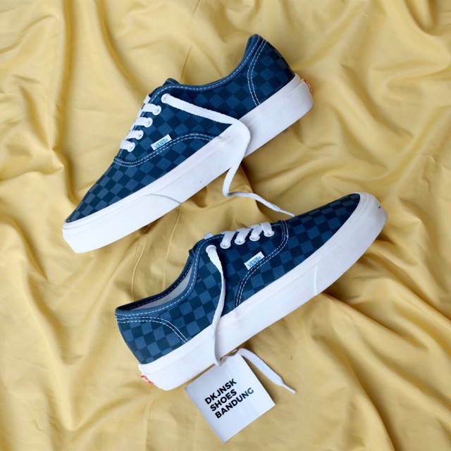 vans vault og old skool lx checkerboard & majolica blue