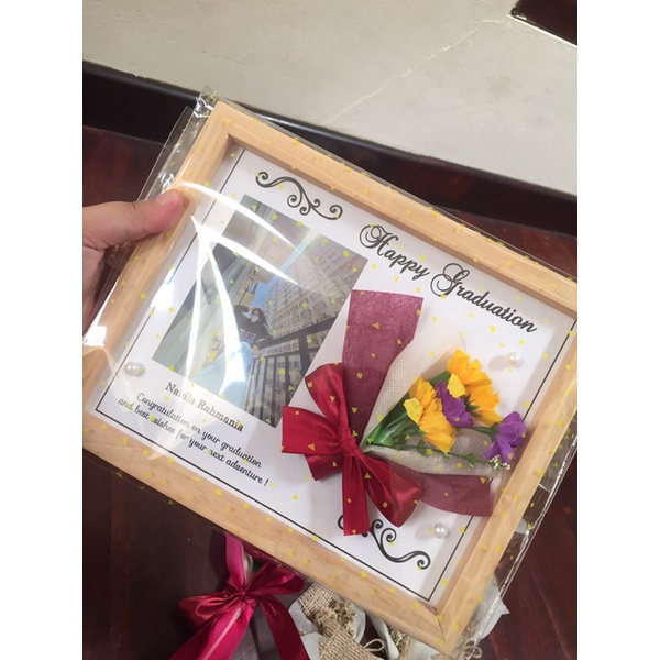 

[CUSTOM] 3D Flower in Frame Bucket Boneka Beruang Bear Hadiah Wisuda Ulang Tahun Rustic Bunga Kering