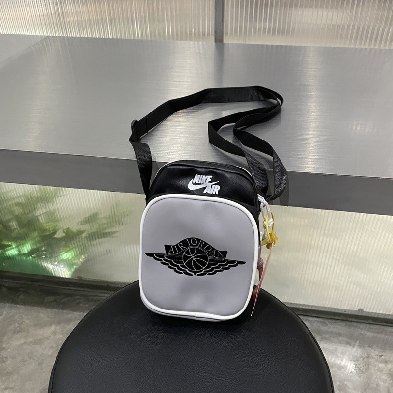 AIR JORDAN WINGS SLING BAG JORDAN WINGS / SHOULDER BAG / TAS SELEMPANG