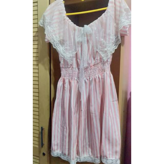 Dress sabrina kawaii motif salur warna peach putih