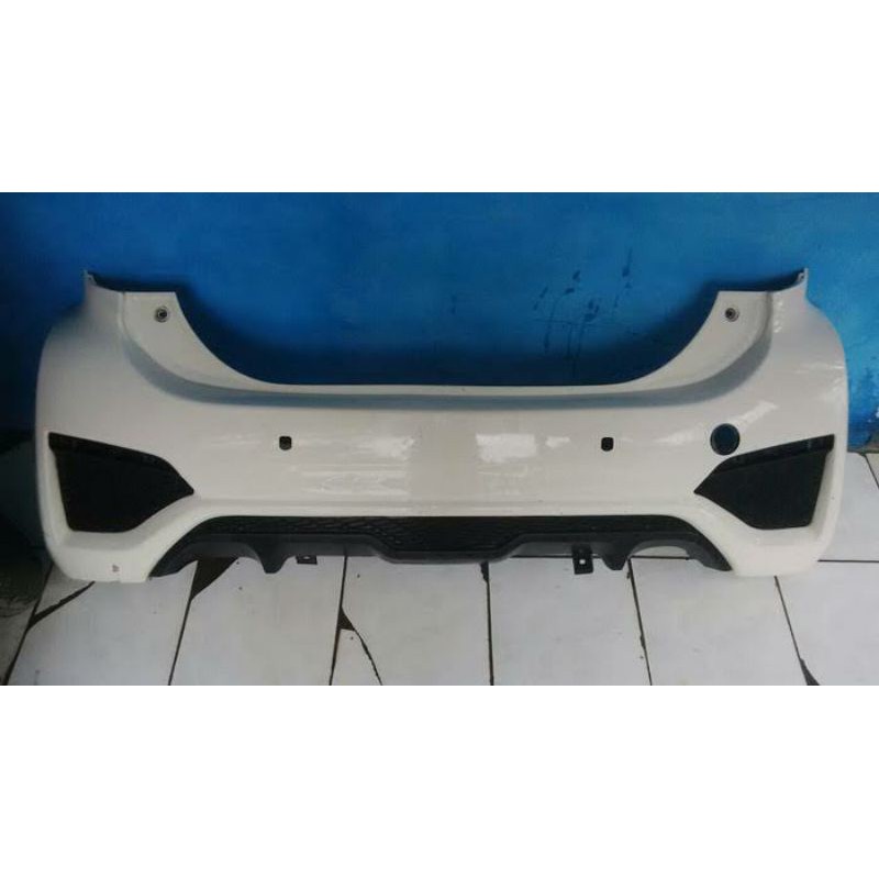bumper belakang sirion 2015