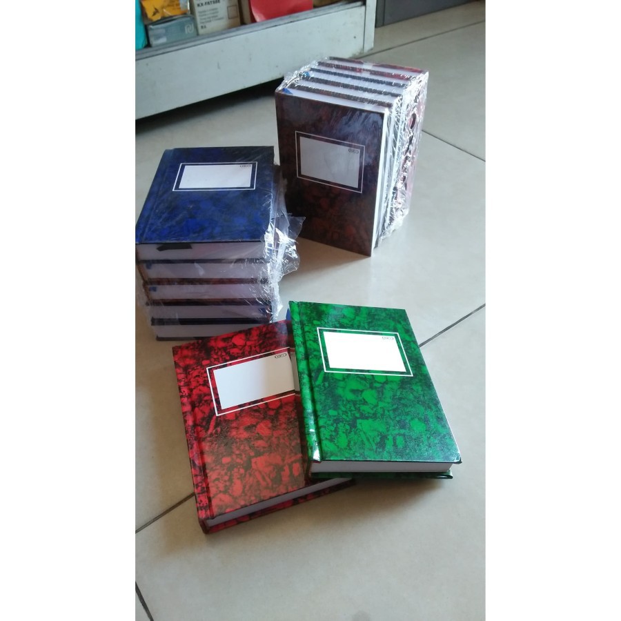 Buku Oktavo Kiky Hard Cover Ukuran A6 ( Motif Random )