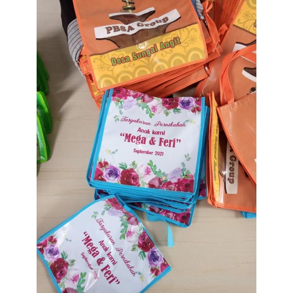 

tas souvenir pernikahan custom uk. 15x15x20 cm