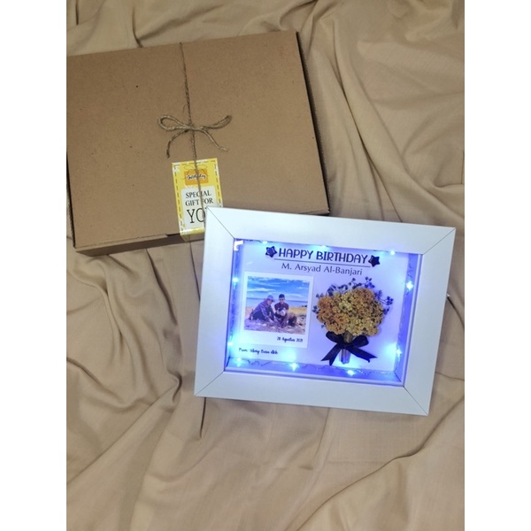 kado figura 3D 6R + Lampu Kado wisuda kado ulangtahun