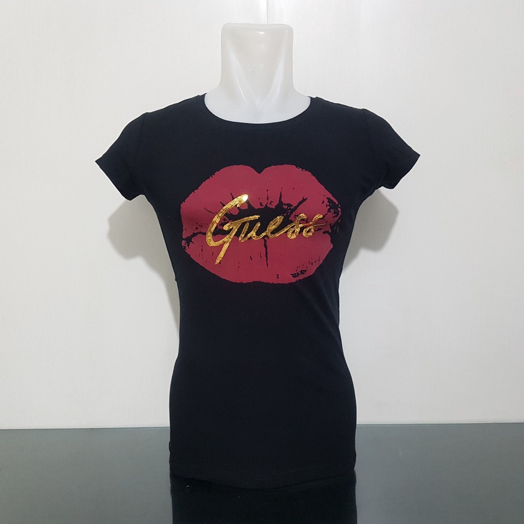 Baju Kaos Wanita GUESS - Size S - Lebar Dada 43 cm - Original 100% - Bks
