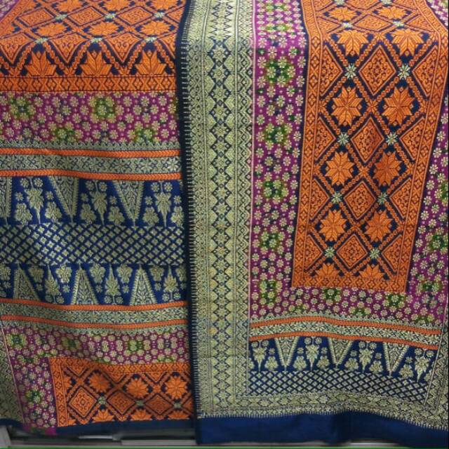 Songket tenun Palembang motif bunga cina benang kristal