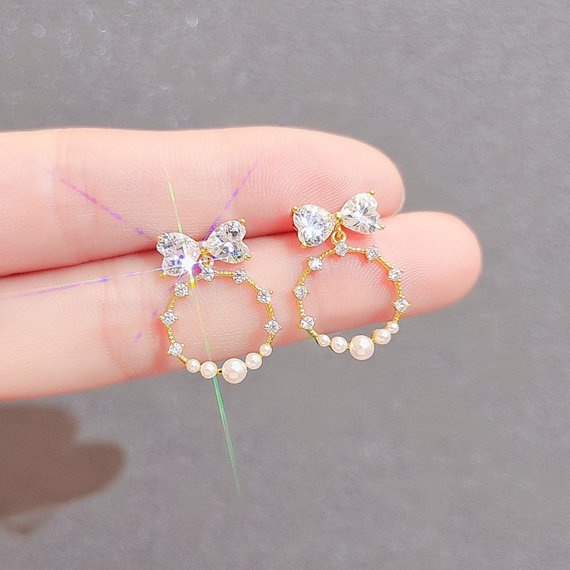 Anting Stud Desain Kupu-Kupu Mini Aksen Mutiara Kristal Zircon Gaya Vintage Korea Untuk Wanita