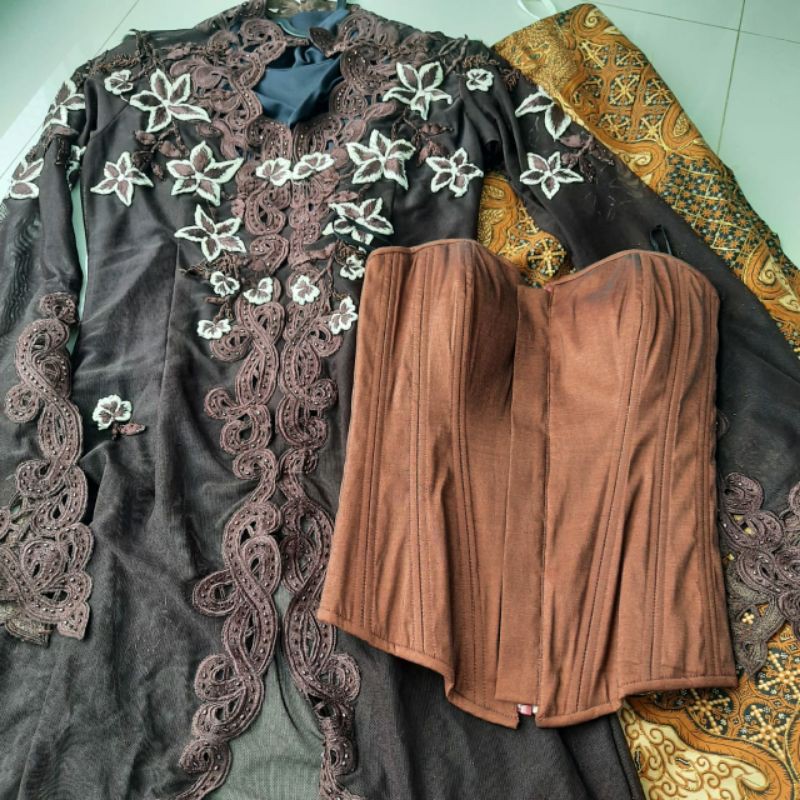 Preloved Kebaya Brukat Tile Prancis Payet Jepang