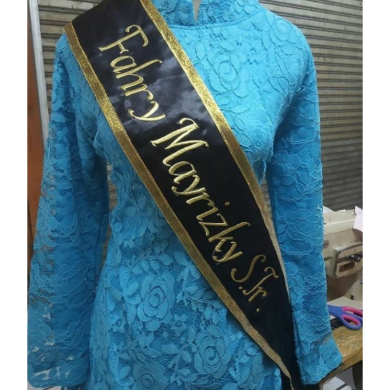 SELEMPANG WISUDA BORDIR DUA LAPIS( SEHARI JADI )/ SASH / BRIDAL SHOWER / GIFT / ULTAH