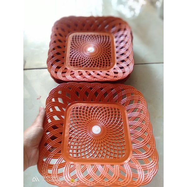 PIRING ROTAN PLASTIK SEGI/PIRING ROTAN PLASTIK COKLAT