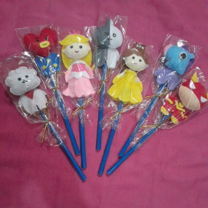 

Pensil karakter imut