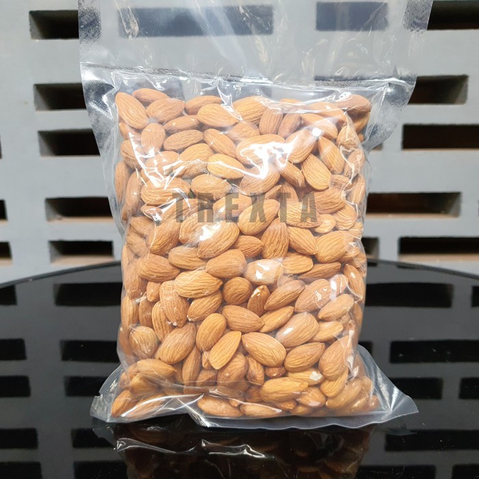 

ALMOND MENTAH UTUH / WHOLE RAW ALMOND 250 GRAM