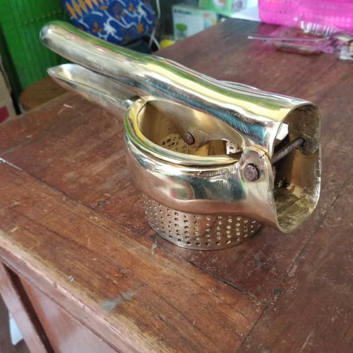 Alat pemeras abon / alat pelumat kentang
