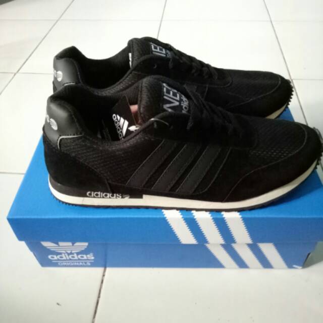 SEPATU ADIDAS NEO CITY RACER / HITAM LIST HITAM / FULL BLACK