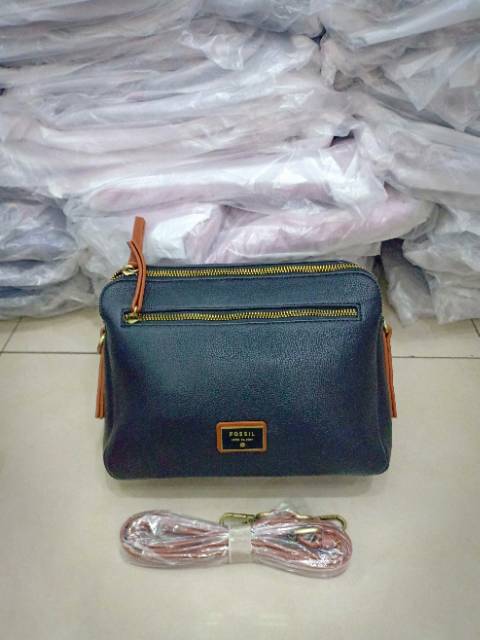 Fashion import tas selempang,sling bag 3 ruang ,collate sling bag