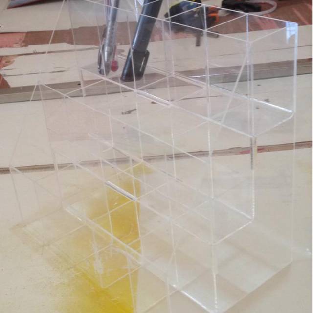 

Tempat pulpen acrylic / tempat pena acrylik 3 susun