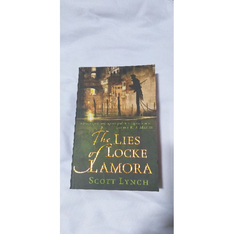 novel import original paperback softcover Lies of Locke Lamora by Scott Lynch adult epic fantasy