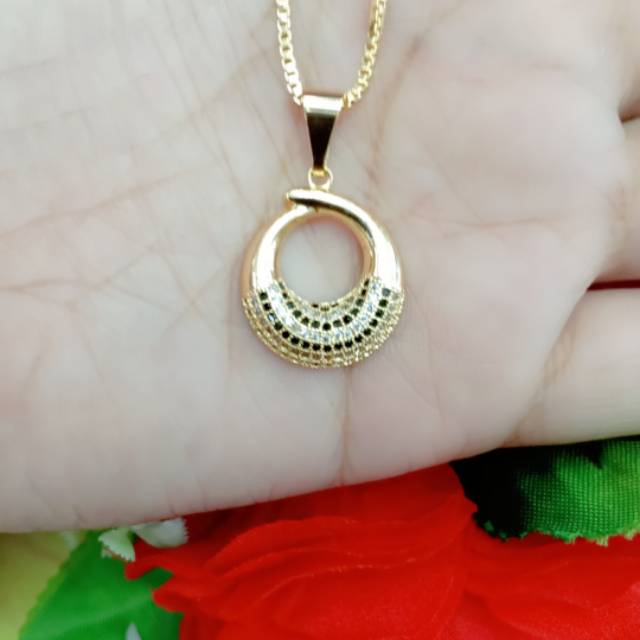 Xuping Kalung Dan liontin Bulan Mata hitam