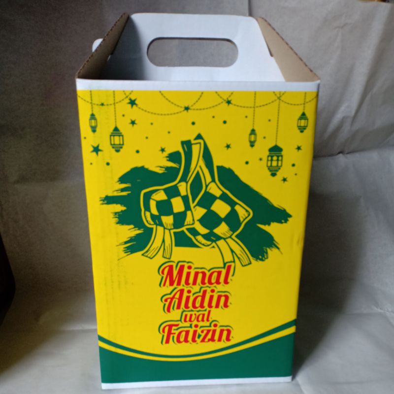 

Box Idul Fitri Jinjing Pegangan Kecil 20,5x20,5x30cm