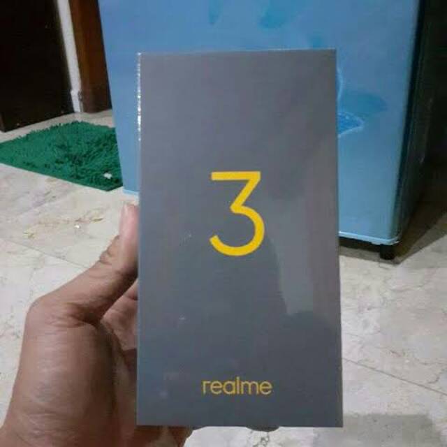 REALME 3 RAM 3/ROM 32.