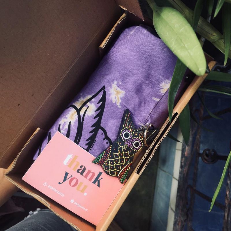

Gift Box Baju Barong Bali