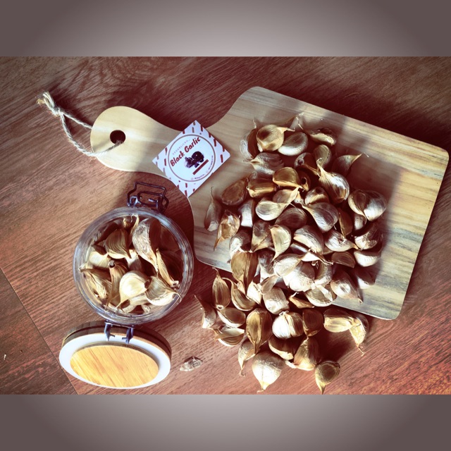 

blackgarlic / black garlic / bawang hitam / bawang hitam home made