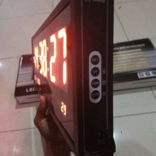 dinding digital besar Jam Dinding Digital Besar 4819 Jumbo dengan Termometer dan Kalender besar 4819