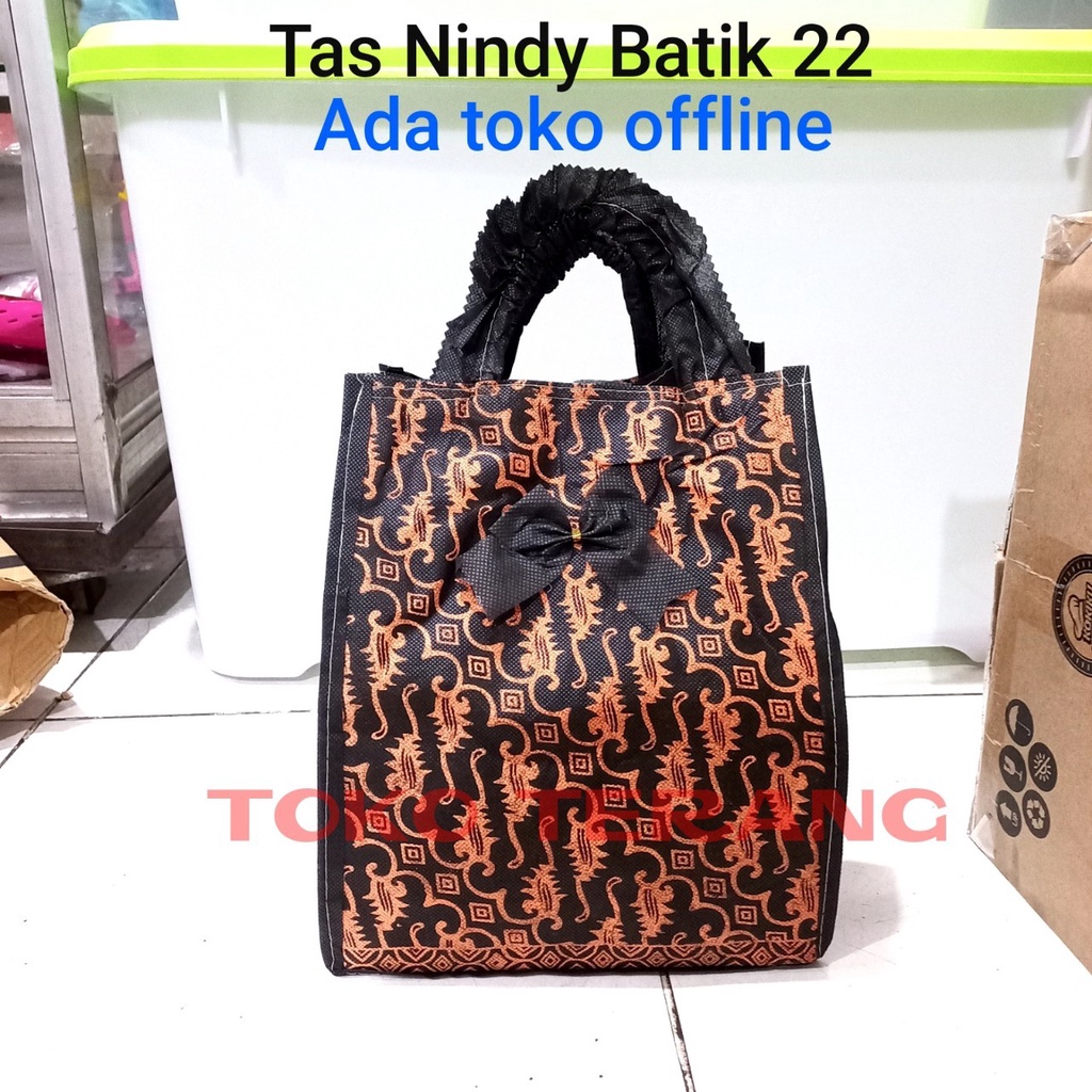 

tas hajatan spunbond nindy batik 22 lusinan