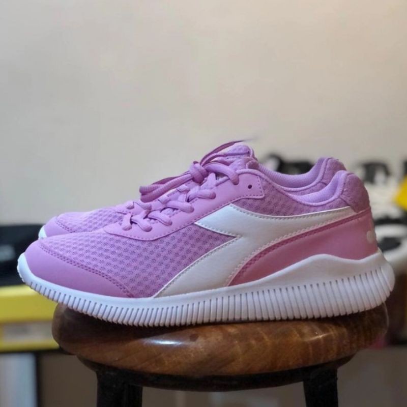 Sale 70% Sepatu Original Wanita Diadora Eagle Pink BNIB Termurah